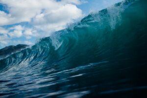 large ocean wave dream